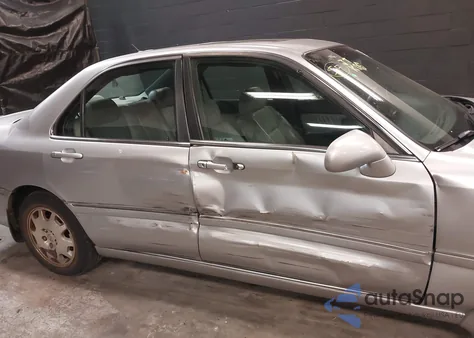 2004 Acura Rl 3.5 z USA, uszkodzony, nr VIN JH4KA96604C001061